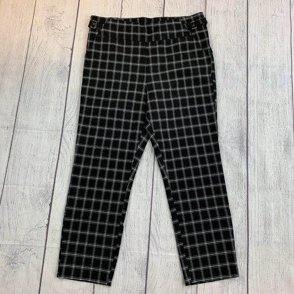 Maurices Capri Pants sz L 12 Black Check Pattern Pull on Inseam 25" - Picture 1 of 11